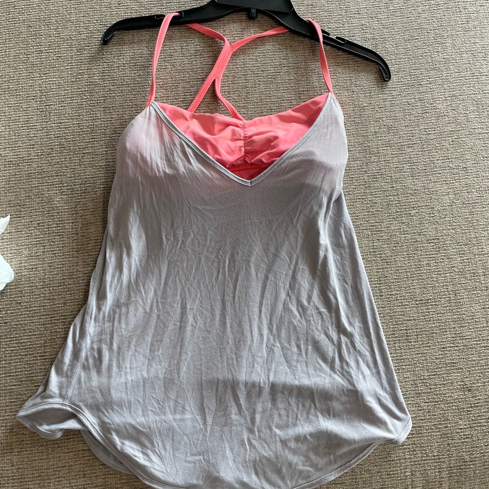 Lulu lemon size 8